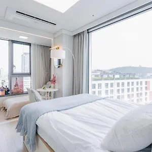 Apartment Centralviewsuite Residence, Myeong-dong, Seoul